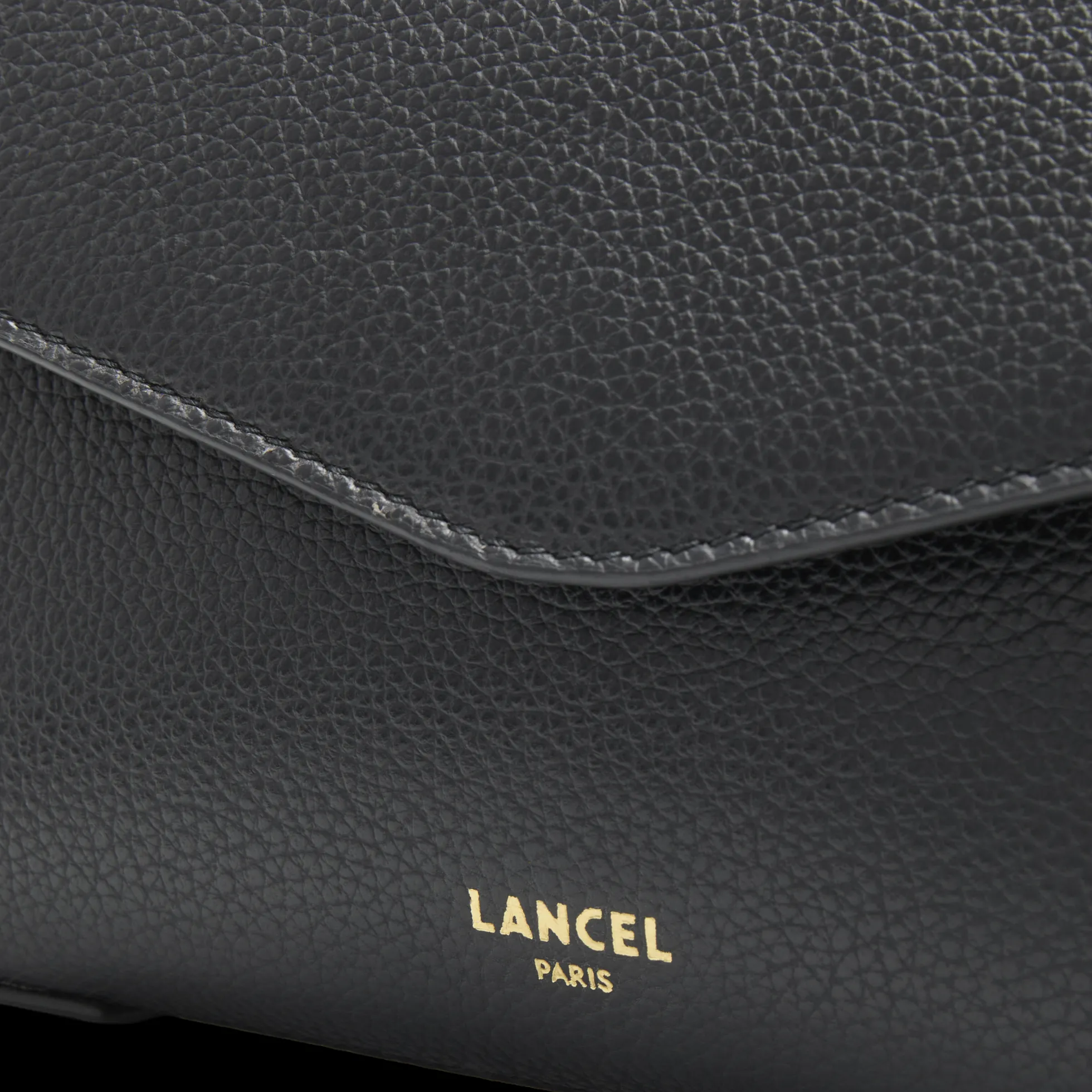 POCHETTE CHAINE AVEC PORTE-CARTES AMOVIBLE